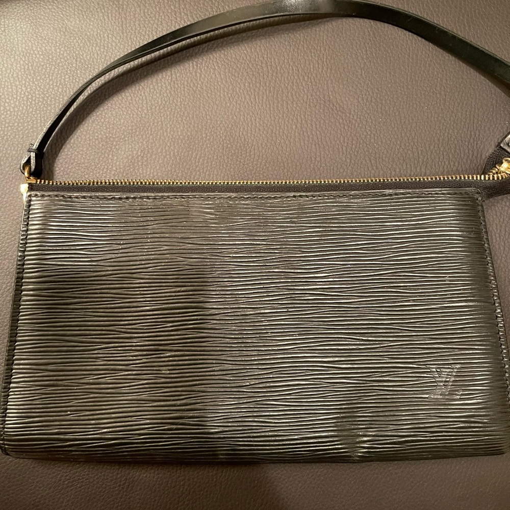Authentic Louis Vuitton vintage epi leather pochette in black